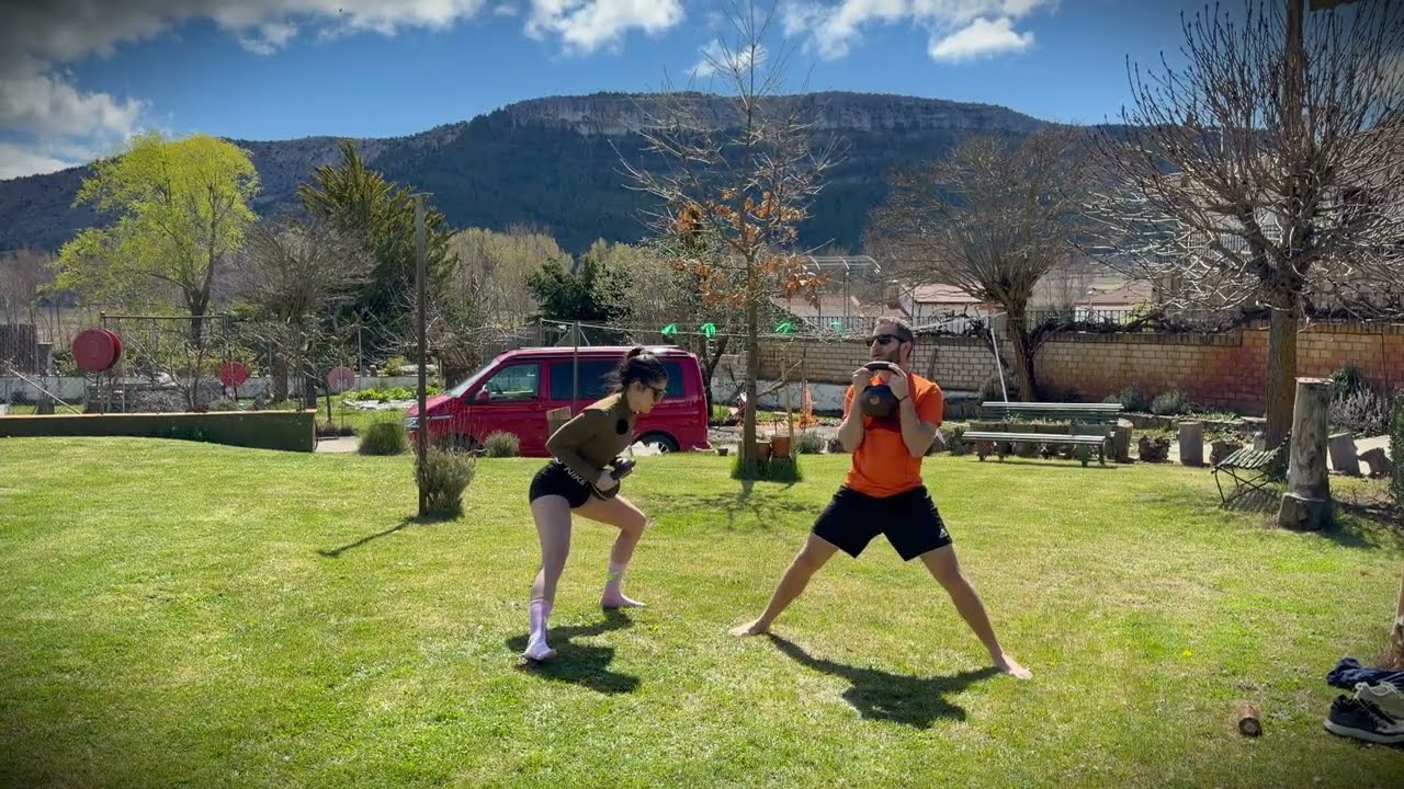 Rutina de Piernas y Gluteos con Kettlebell - 22 min Intermedio